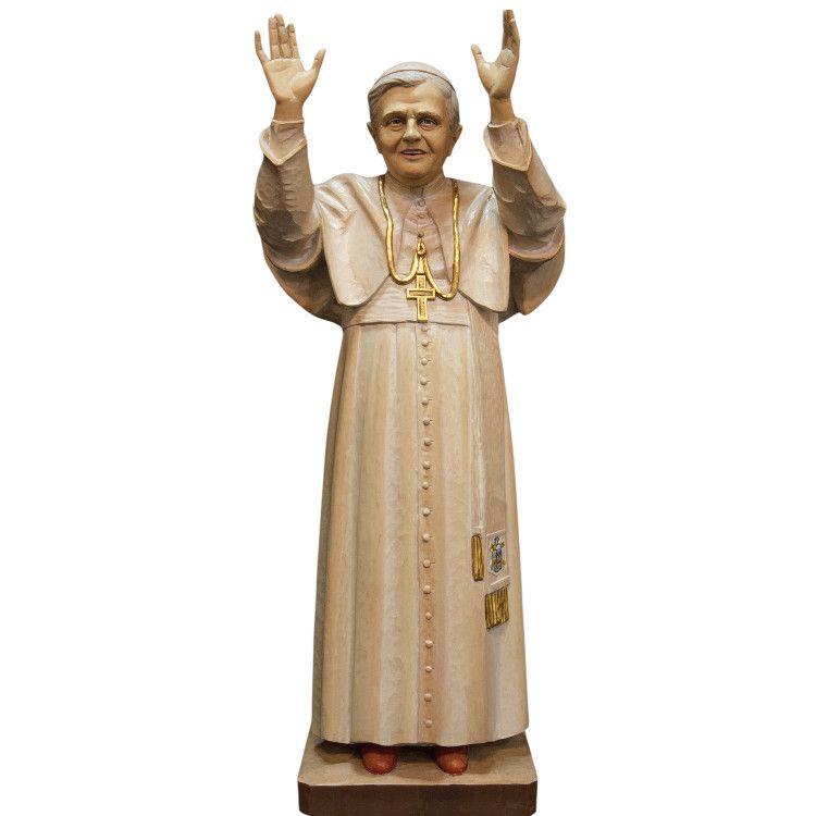 Papst Benedikt aus Holz geschnitzt