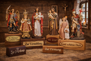 Gravursockel für Holzfiguren kaufen Gravursockel aus eigener Werkstatt - Holzfiguren2004- Brunhilde Putz