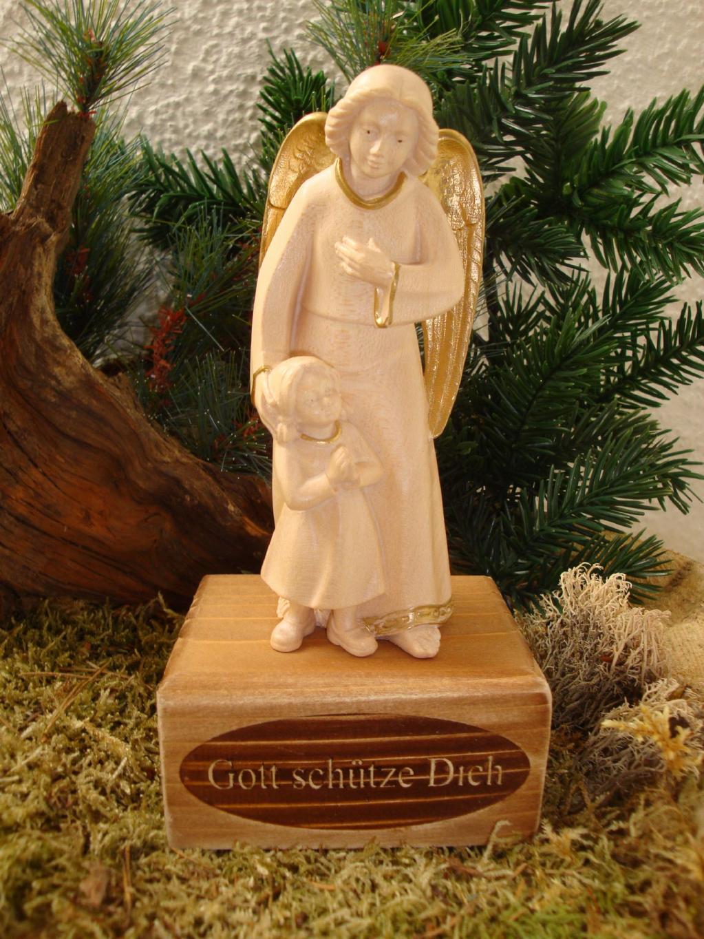 Holzengel in Natur auf Gravursockel-